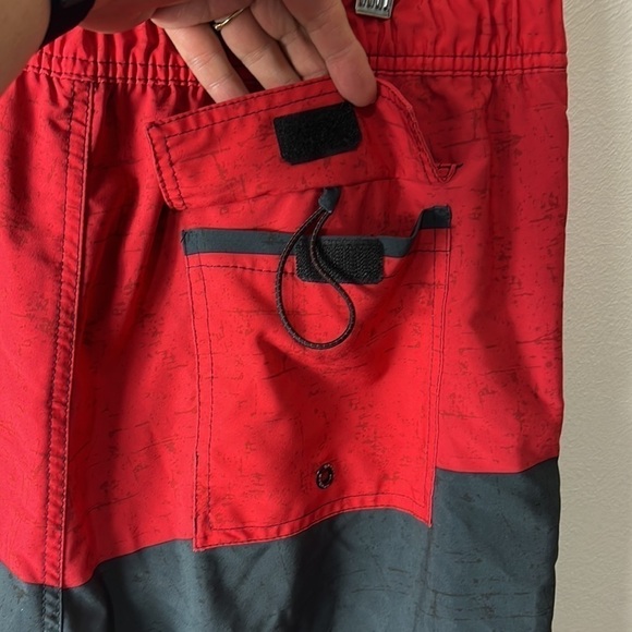 Spyder Swim Trunks Boardshorts Men's XL Red Black Mesh Lining Pockets Inseam 8.5 - Picture 14 of 15